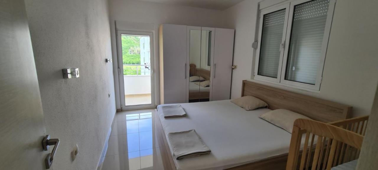 Guest House Ugljevarevic Budva Exterior foto