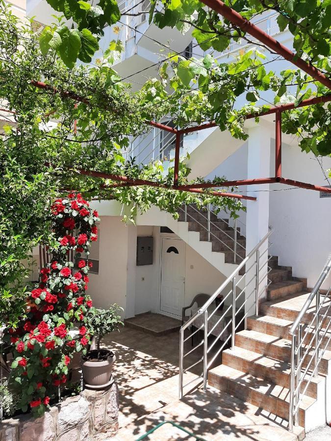Guest House Ugljevarevic Budva Exterior foto
