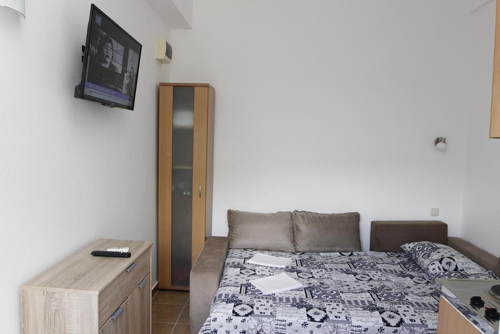 Guest House Ugljevarevic Budva Exterior foto