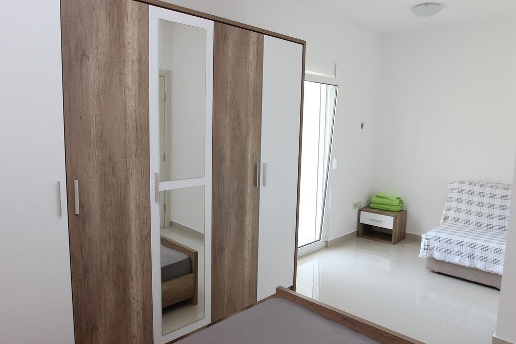 Guest House Ugljevarevic Budva Exterior foto